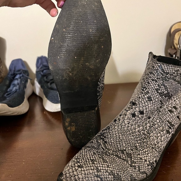 Booties - Picture 4 of 4